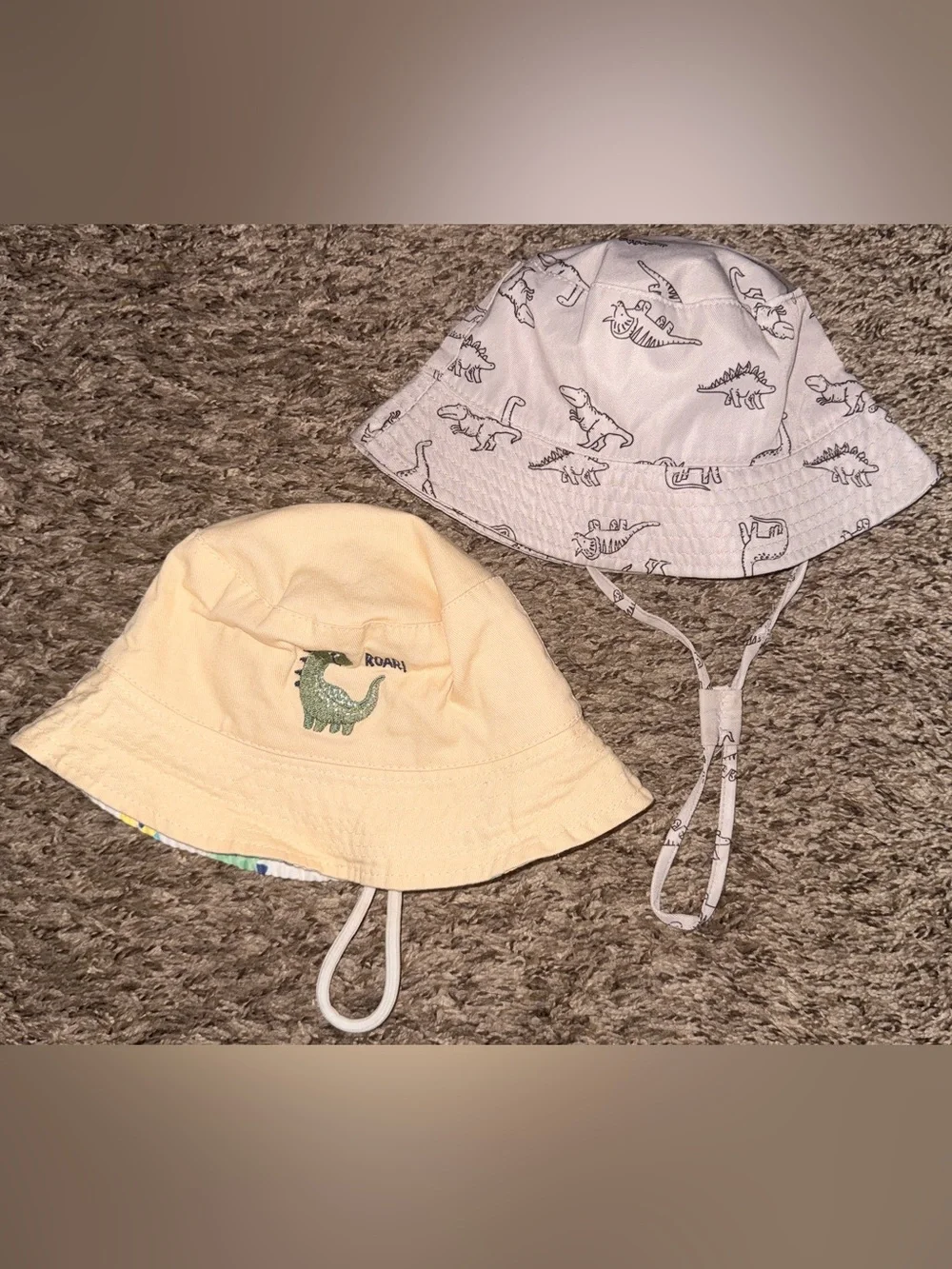 SHEIN Yellow & White Kids Dinosaur Print Reversible Bucket Hats